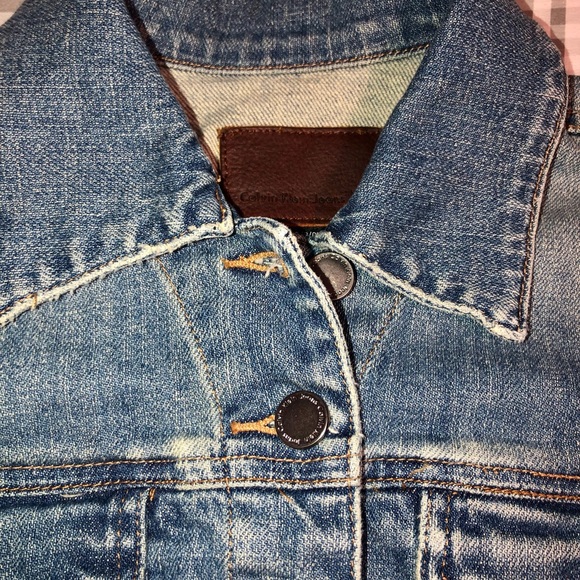 Calvin Klein Jean jacket Sz S cropped med wash - Picture 4 of 15